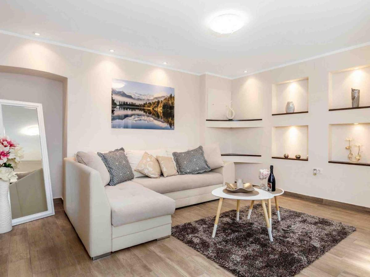Srok Apartments With Pool Kastav Quarto foto